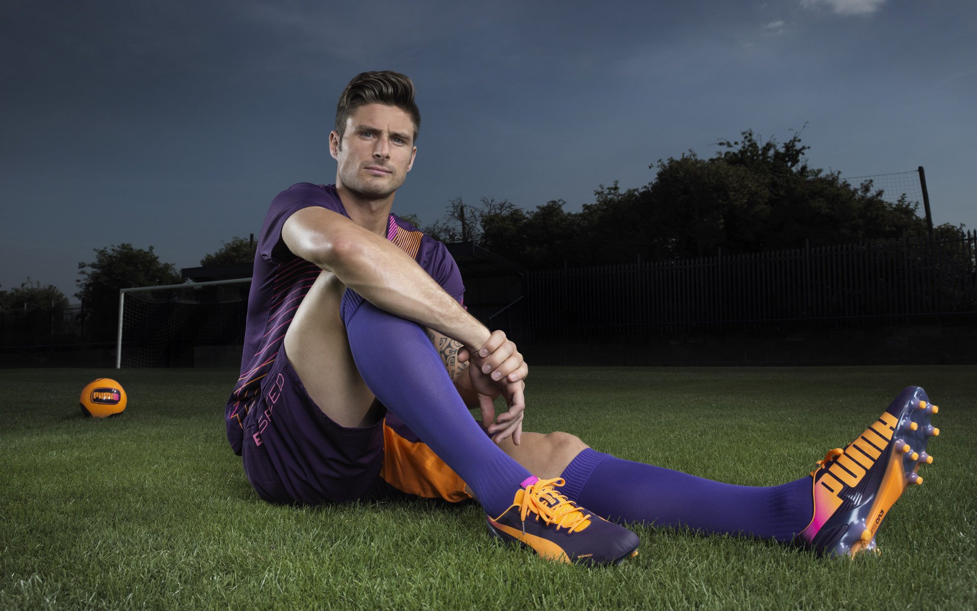 城市间足球邀请赛密集举办提高中小俱乐部曝光度，市级足球联赛